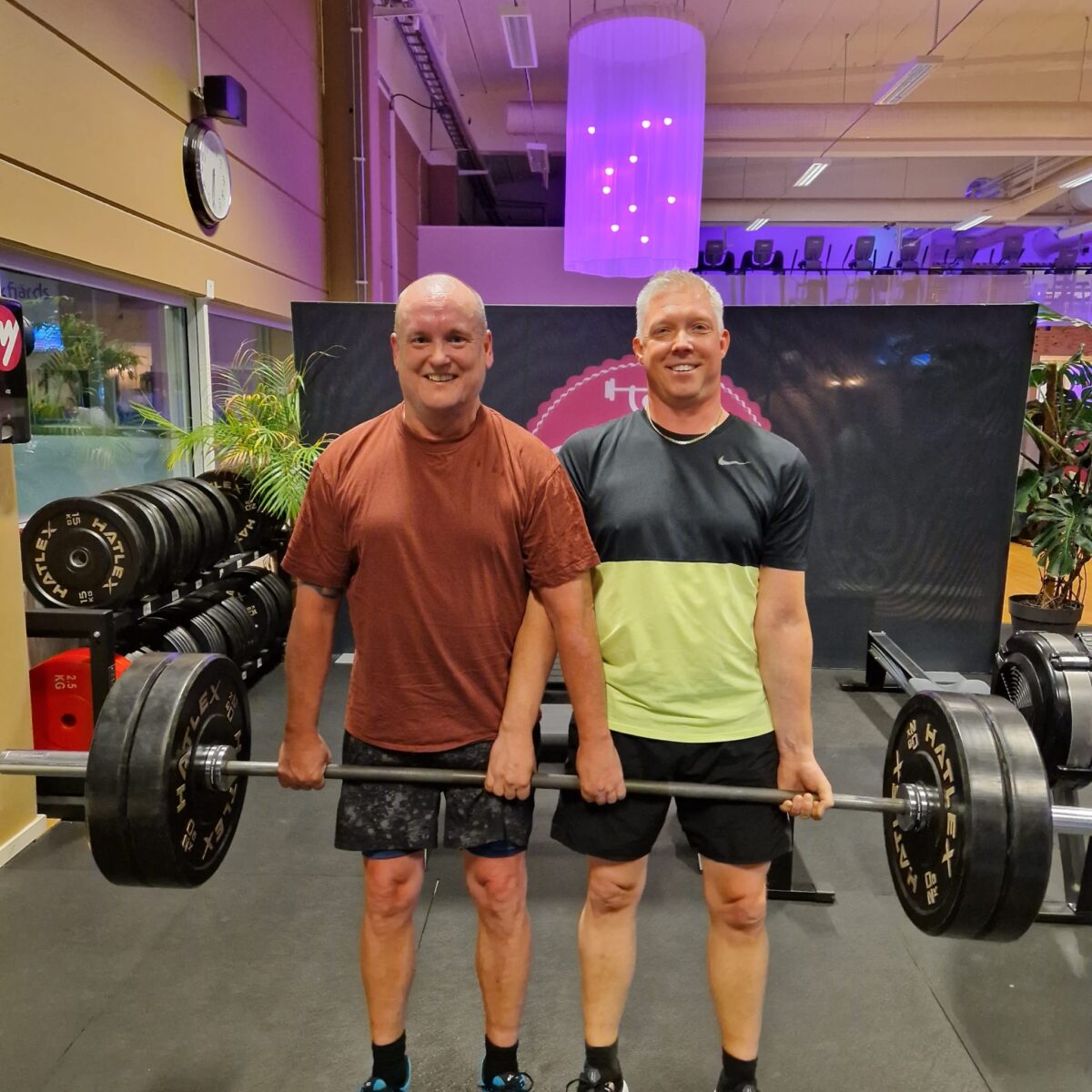 Våra PT-kunder John och Henrik delar med sig av sin träningsresa